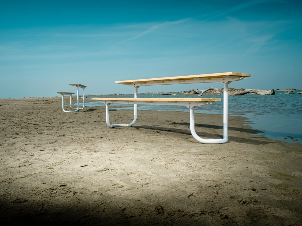 ARE: MULTIFUNCTIONAL URBAN PICNIC TABLE │ 2022